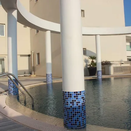 3b Luxury Seafront W/ Pool &gym - Finikoudes Beach * Larnaca