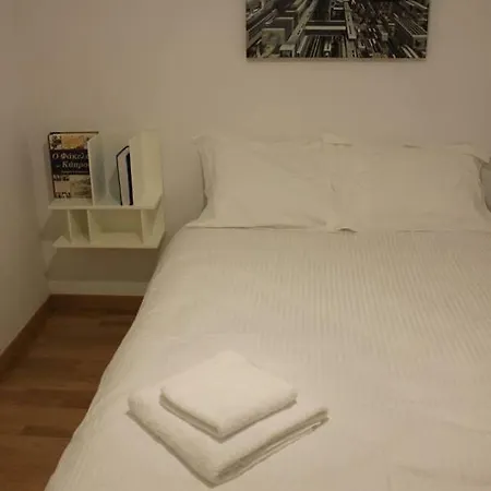 3b Luxury Seafront W/ Pool &gym - Finikoudes Beach Larnaca