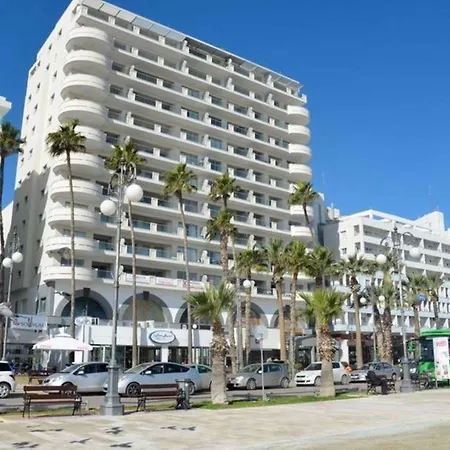 3b Luxury Seafront W/ Pool &gym - Finikoudes Beach Appartamento