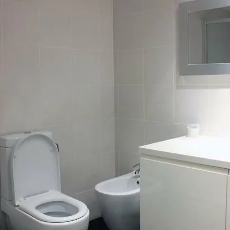 3b Luxury Seafront W/ Pool &gym - Finikoudes Beach Appartamento Larnaca