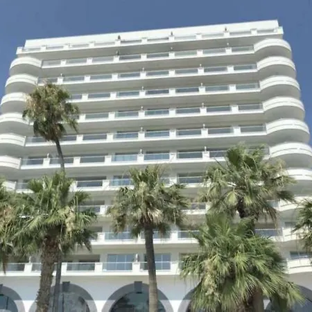 Apartment 3b Luxury Seafront W/ Pool &gym - Finikoudes Beach Larnaca