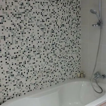 Appartamento 3b Luxury Seafront W/ Pool &gym - Finikoudes Beach