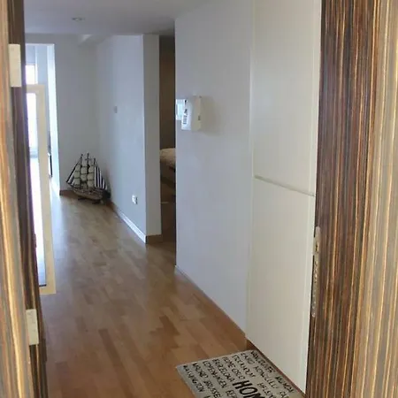 3b Luxury Seafront W/ Pool &gym - Finikoudes Beach Apartament